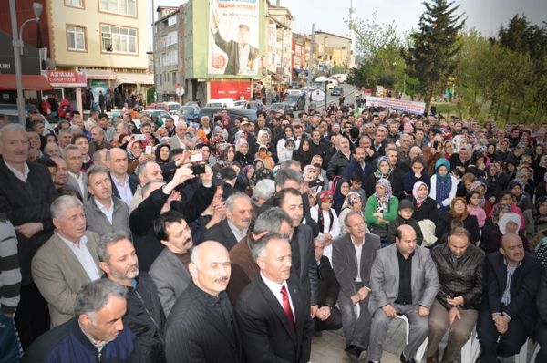 Hilmi Türkmen'in  Keşkek İkramı