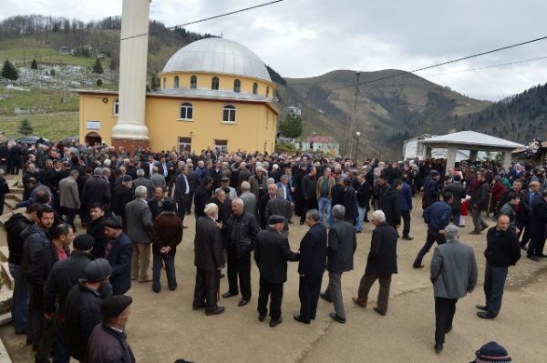 Mustafa Türkmen dualarla uğurlandı.