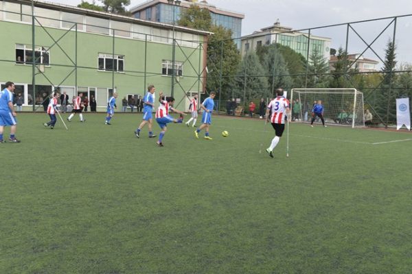 Futbol Aşkı Engel Tanımaz