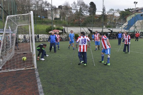 Futbol Aşkı Engel Tanımaz