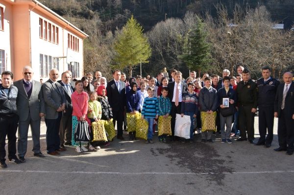  Başarılı Öğrenciler Ödüllerini Aldı