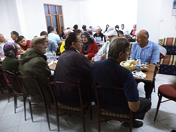 Akçiriş Köyü Muhtarı Selçu Usta'nın iftarı.