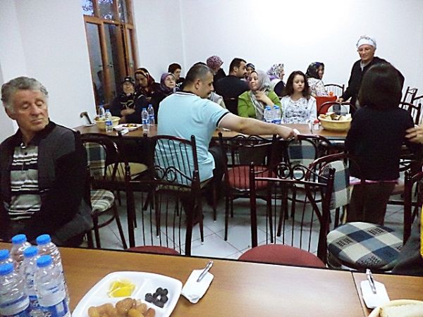 Akçiriş Köyü Muhtarı Selçu Usta'nın iftarı.