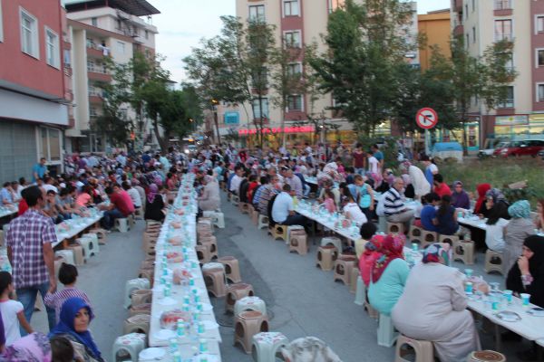 Sancaktepe'de keşkekli iftar