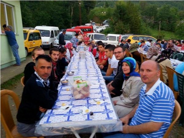 Çamkiriş Mahallesinde İftar.