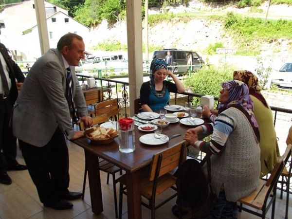Vali Kızılcık Hüseyin Karagül’e taziye ziyareti.
