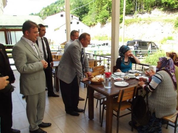 Vali Kızılcık Hüseyin Karagül’e taziye ziyareti.