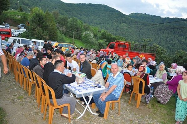 Çamkiriş Mahallesinde İftar.