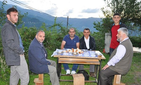 Çamkiriş Mahallesinde İftar.