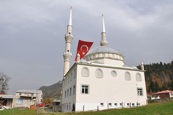 Sayvançatak Köyü Fatih Camisi'nin Çifte minareleri