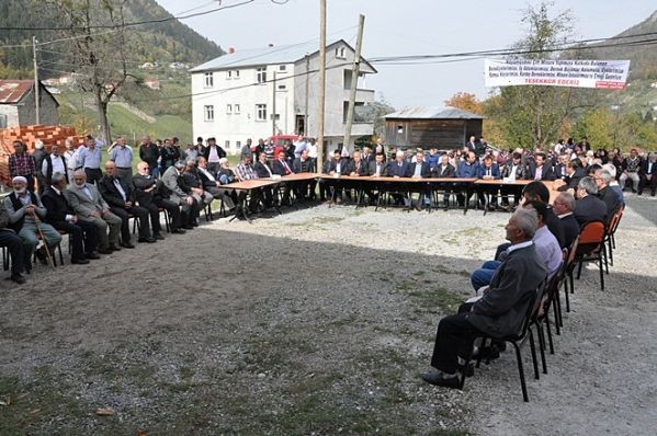 Sayvançatak Köyü Fatih Camisi'nin Çifte minareleri