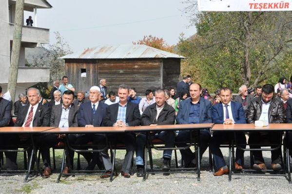 Sayvançatak Köyü Fatih Camisi'nin Çifte minareleri