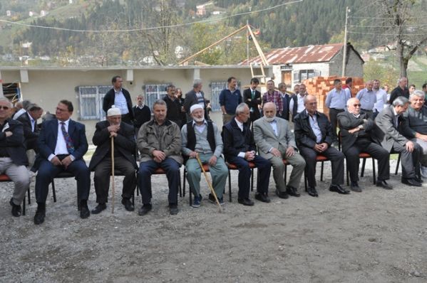 Sayvançatak Köyü Fatih Camisi'nin Çifte minareleri