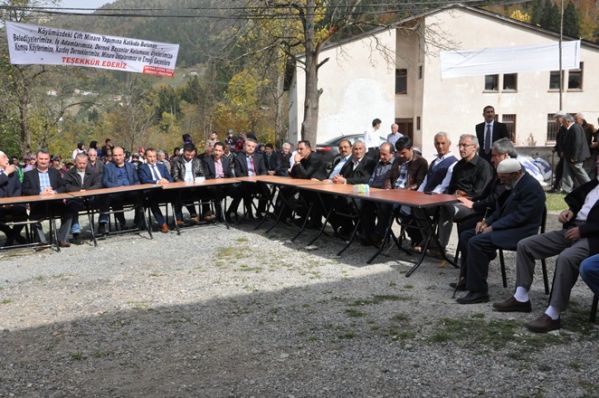 Sayvançatak Köyü Fatih Camisi'nin Çifte minareleri