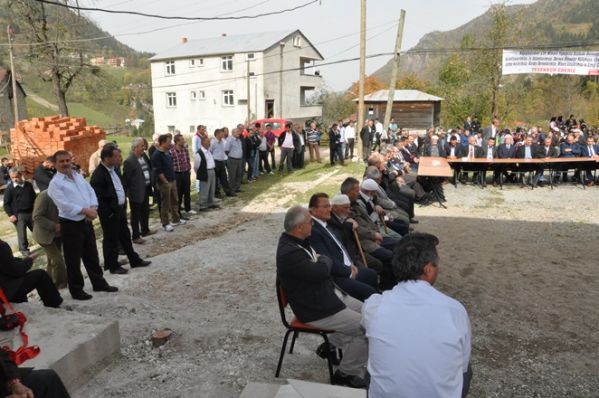 Sayvançatak Köyü Fatih Camisi'nin Çifte minareleri