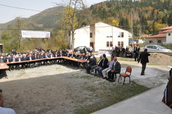 Sayvançatak Köyü Fatih Camisi'nin Çifte minareleri