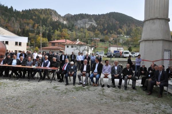 Sayvançatak Köyü Fatih Camisi'nin Çifte minareleri