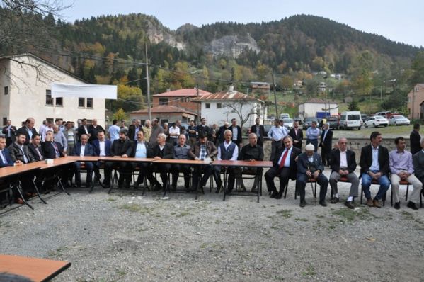 Sayvançatak Köyü Fatih Camisi'nin Çifte minareleri