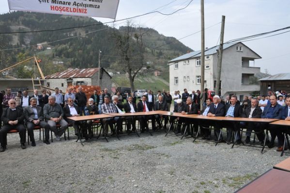 Sayvançatak Köyü Fatih Camisi'nin Çifte minareleri
