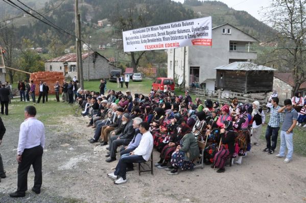 Sayvançatak Köyü Fatih Camisi'nin Çifte minareleri