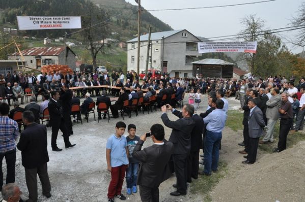 Sayvançatak Köyü Fatih Camisi'nin Çifte minareleri