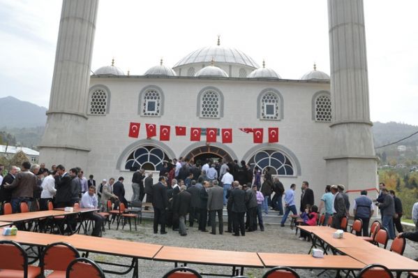 Sayvançatak Köyü Fatih Camisi'nin Çifte minareleri