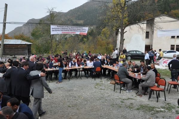 Sayvançatak Köyü Fatih Camisi'nin Çifte minareleri