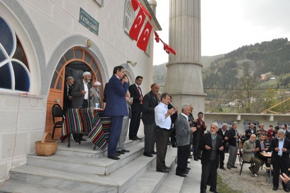 Sayvançatak Köyü Fatih Camisi'nin Çifte minareleri