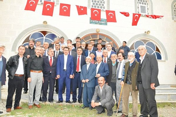 Sayvançatak Köyü Fatih Camisi'nin Çifte minareleri