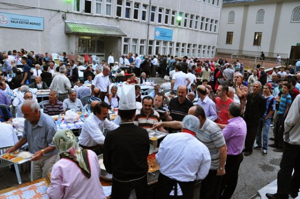 Trabzon Şalpazarlılar Derneği İftar yemeği.