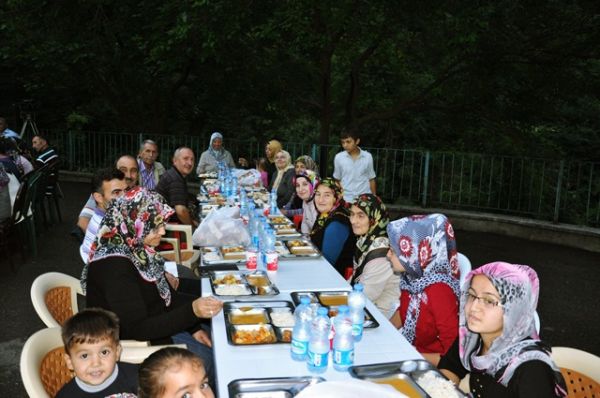 Trabzon Şalpazarlılar Derneği İftar yemeği.