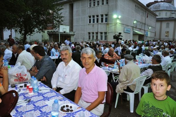 Trabzon Şalpazarlılar Derneği İftar yemeği.