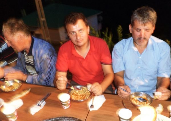  Mustafa Şirin'in iftar yemeği