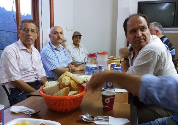  Mustafa Şirin'in iftar yemeği