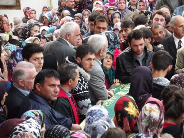 Eren Demir Gözyaşları arasında toprağa verildi.