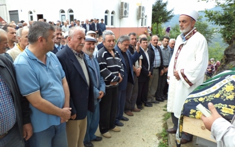Asırlık Çınar Ebediyete Uğurlandı.