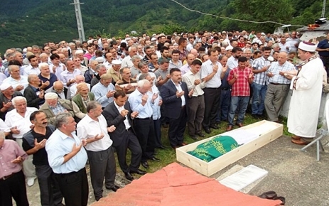 Hasan Usta toprağa verildi.