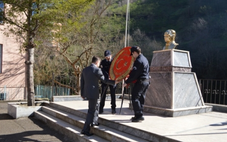 İlçemiz'de Çanakkale Şehitleri'ni Anma Programı Düzenlendi