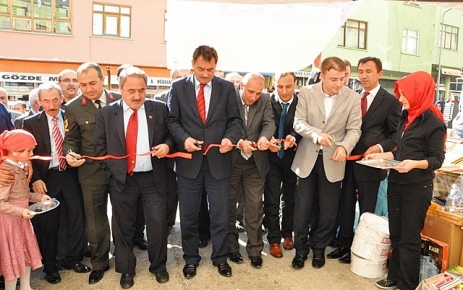 Kız Öğrenci Yurdu Yararına Kermes Düzenlendi.