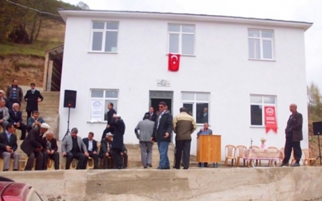  Merekmenli Camii törenle ibadete açıldı.