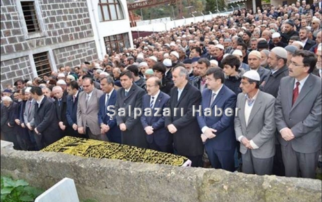 Müftü Ömer Tütüncü Gözyaşları Arasında Toprağa verildi.