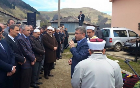 Mustafa Türkmen dualarla uğurlandı.