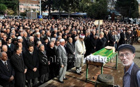Mustafa Uzun toprağa verildi.