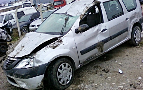 Ordu'da 2 Araç Aynı Çukura Düştü.