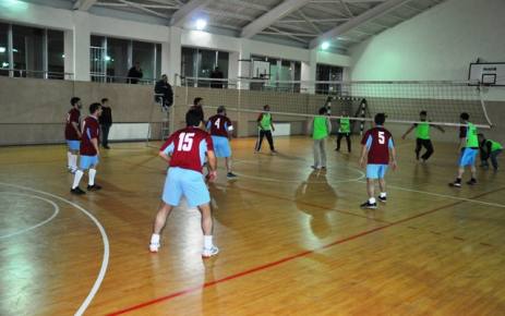 Osman Uzun Voleybol Turnuvası başladı.