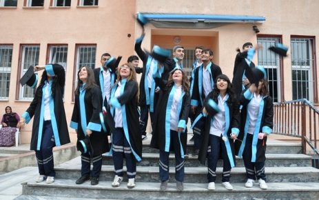 Şalpazarı Ayten Yılmaz Anadolu Sağlık Meslek Lisesi'nde duygulu veda