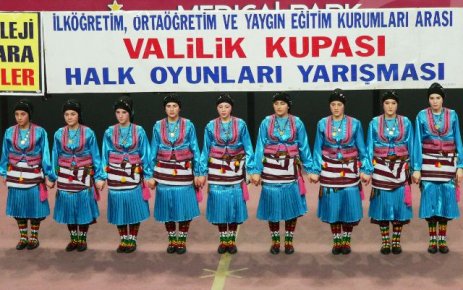 Şalpazarı ÇPL kız folklör ekibi 4. oldu.