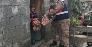 Şalpazarı'nda 65 yaş üstü yardımları başladı