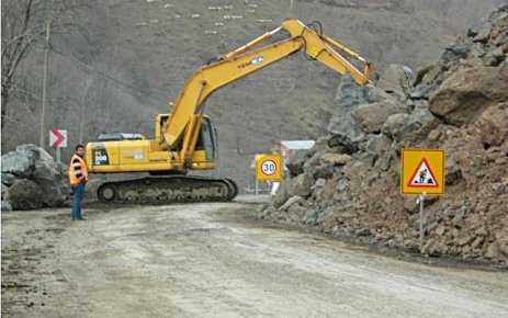 Yol Çalışması Devam Ediyor..