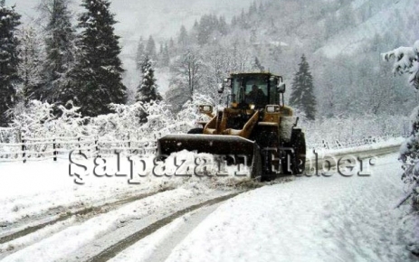 Kar yağışı İlçemiz'de de ekili oluyor.